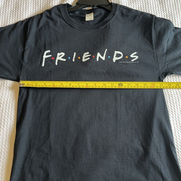FRIENDS T-Shirt. NWOT! - Picture 5 of 5